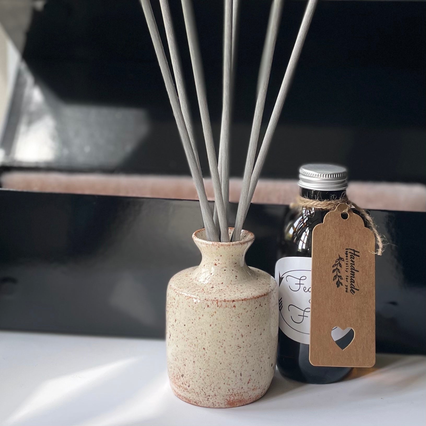 Creamy Speckled Reed Diffuser Set